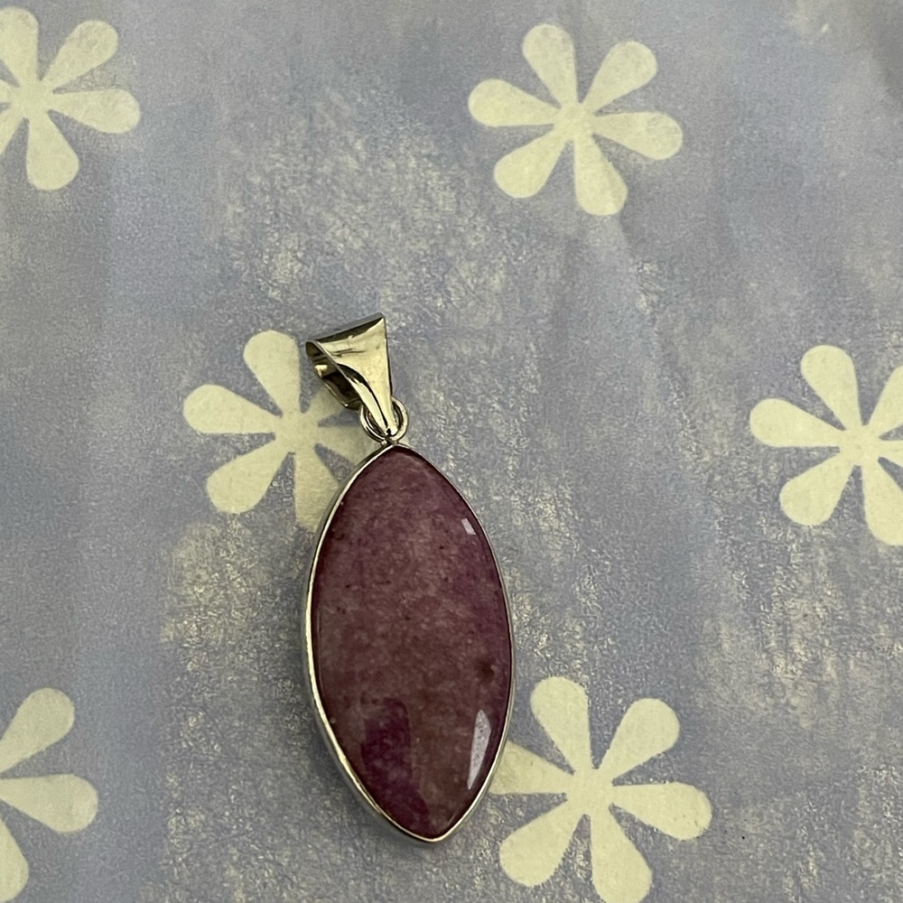 Jadeite pendant